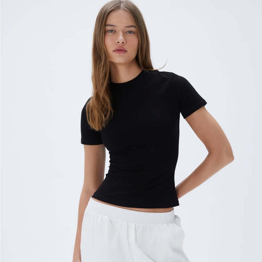 New/Unworn ADANOLA Short Sleeve Top - Black -S